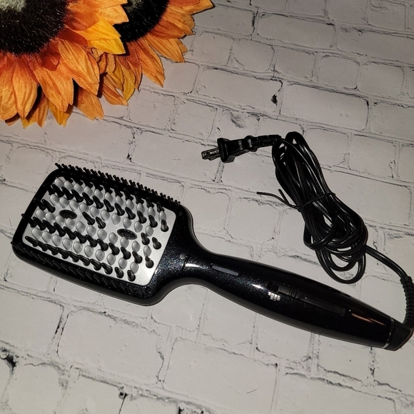 CONAIR Infinity Pro Smoothing Hot Brush - Picture 1 of 8
